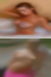 Swinger women chick eats naked pussy.